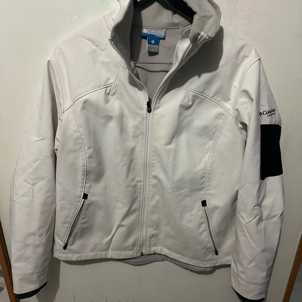 Columbia Titanium White and Black Jacket